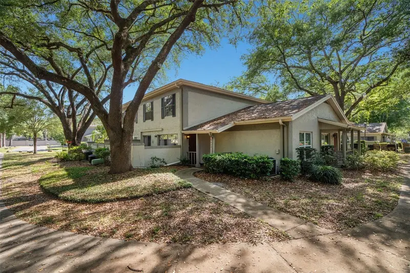 6322 Treetop Cir, FL
