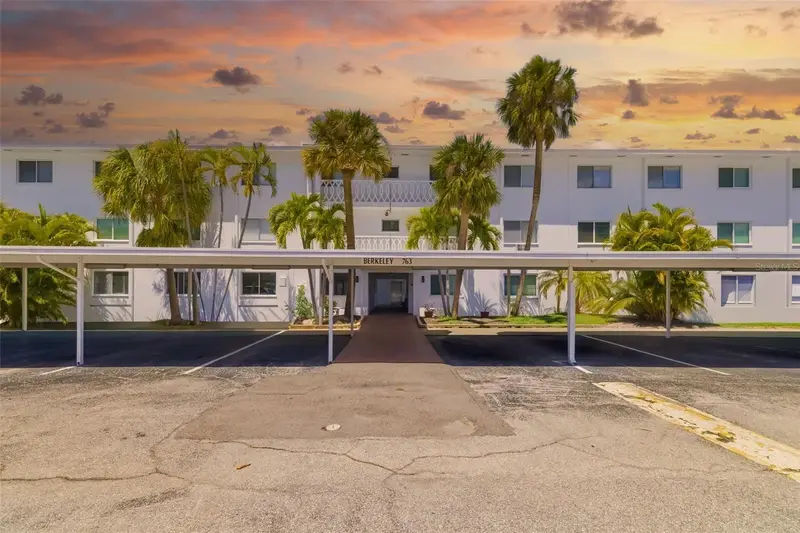 763 John Ringling Blvd #22, FL