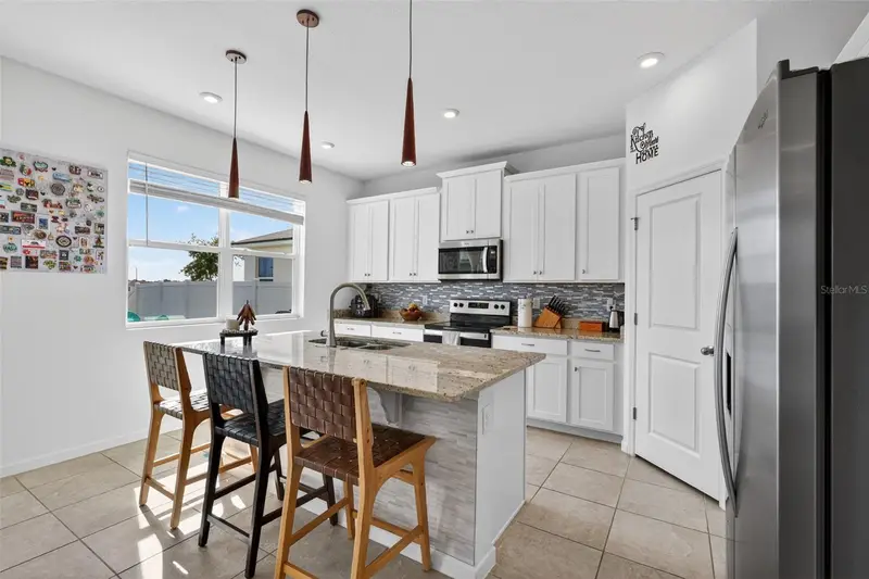 1181 Lakeshore Breeze Pl, FL