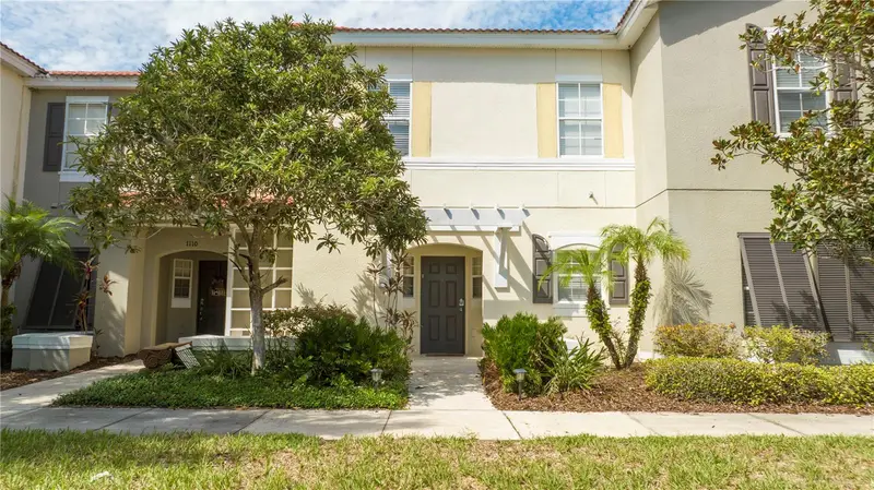 1120 Las Fuentes Dr, FL