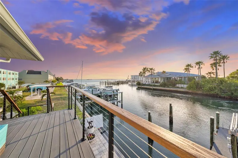 439 Causeway Blvd, FL