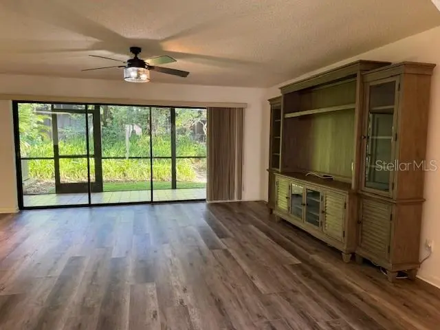 1913 Whispering Way, FL
