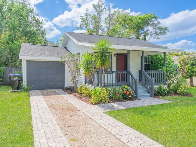 811 Overspin Dr, FL