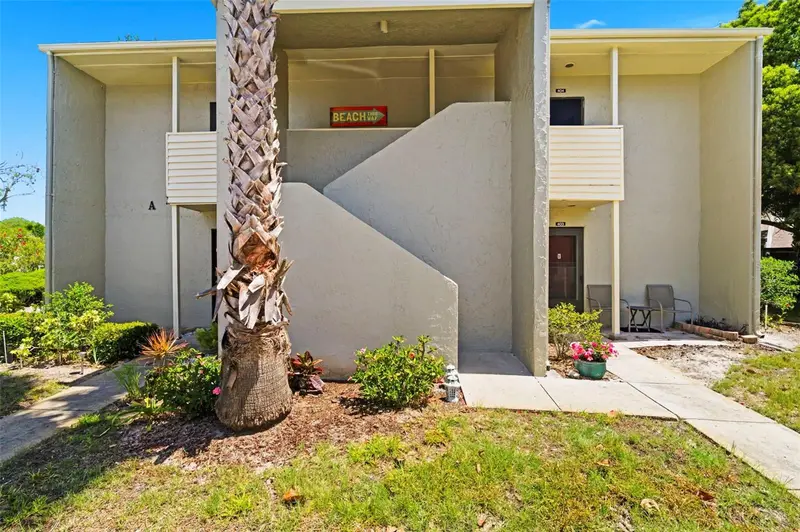404 Windrush Bay Dr, FL