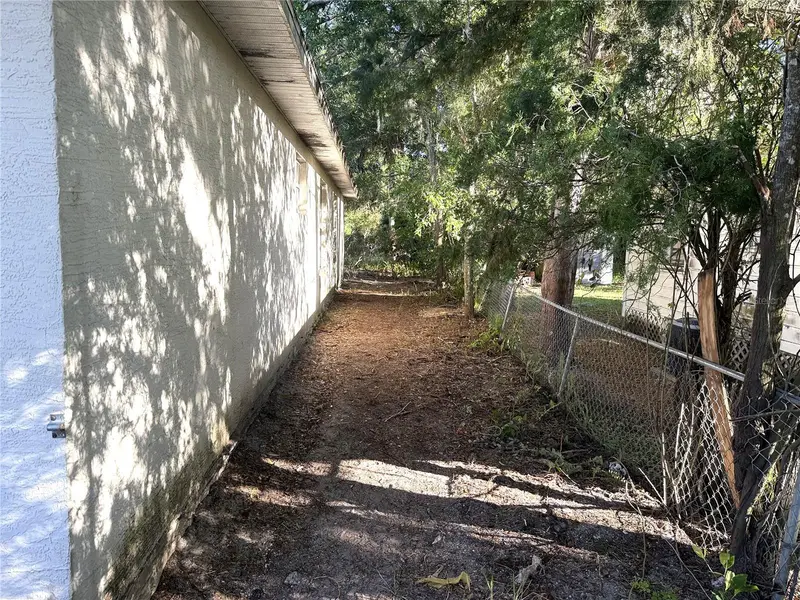 250 Willow Pl, FL