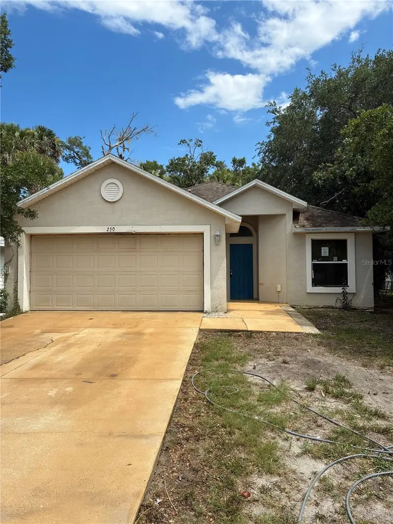 250 Willow Pl, FL