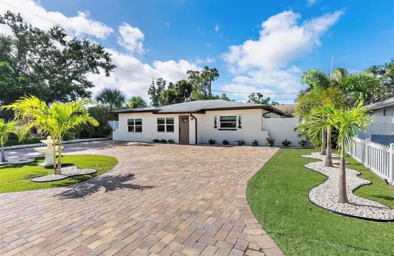6750 W Flamingo Way S, FL