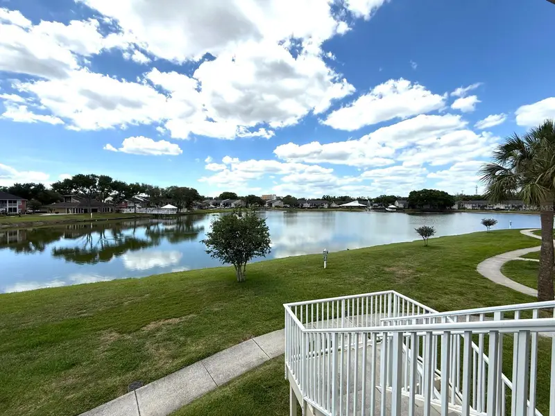 308 Lake Parsons Grn #206, FL