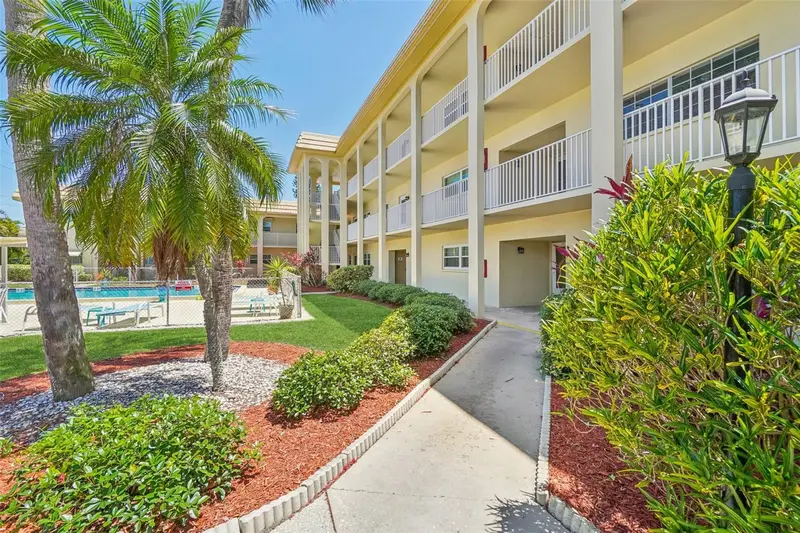 3850 13th Ave N #212, FL