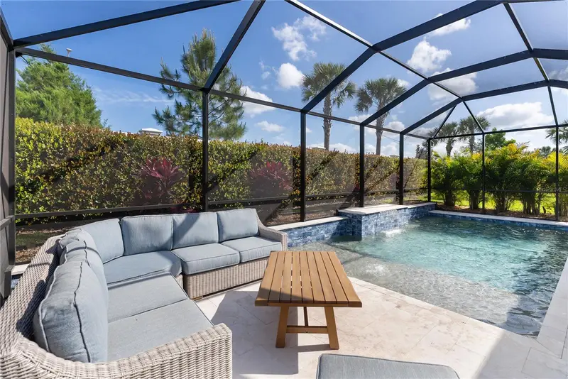 17526 Savory Mist Cir, FL