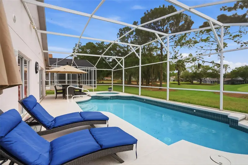 2203 Mallory Cir, FL