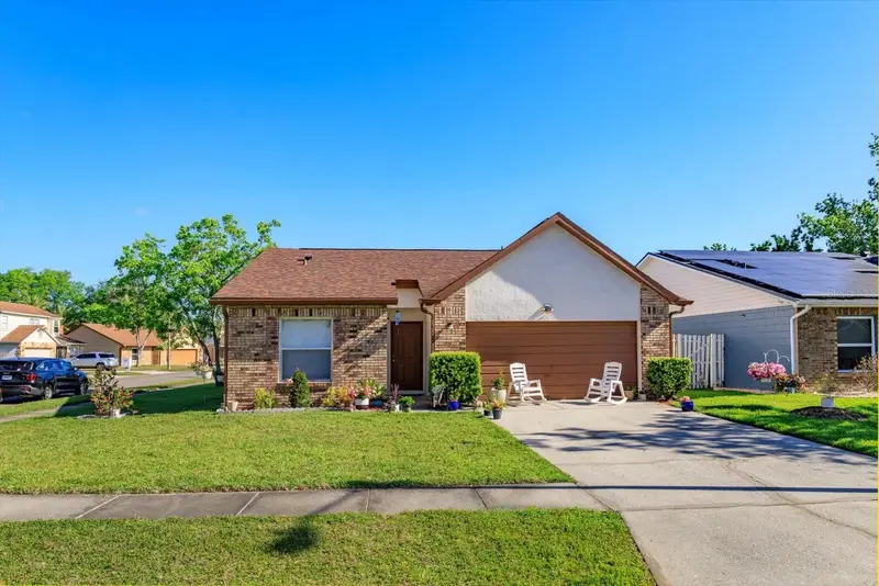 601 Oak Manor Cir, FL