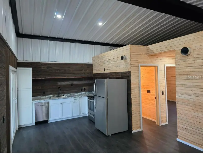 401 Sw Kemp Ct #Suite B, FL