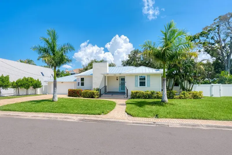 1931 High Point Cir, FL