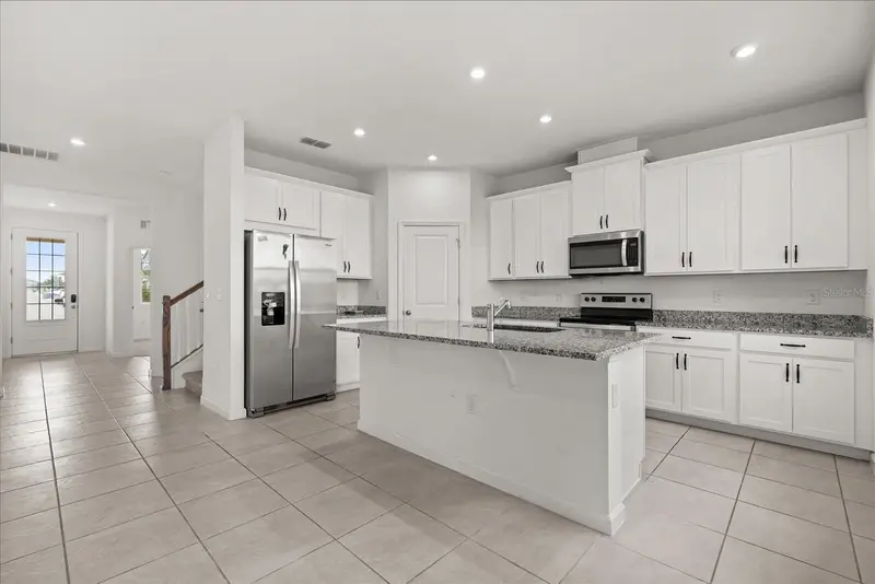 1051 Lakeshore Breeze Pl, FL