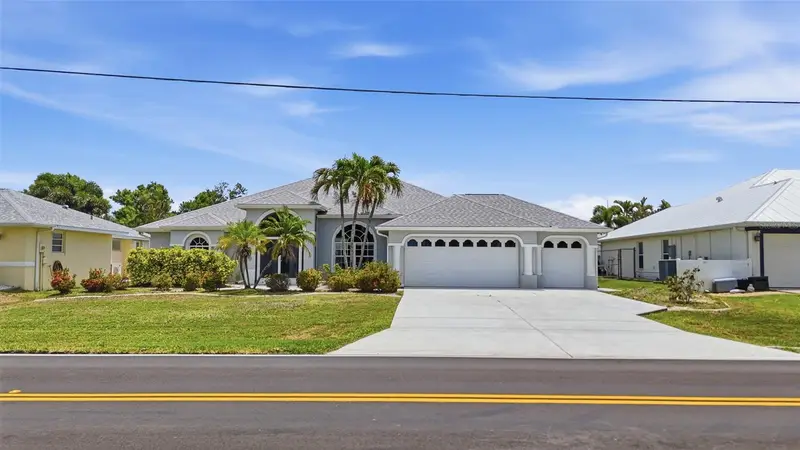 885 Rotonda Cir, FL