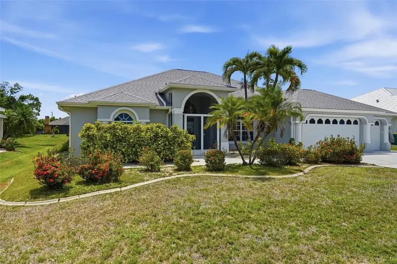 885 Rotonda Cir, FL