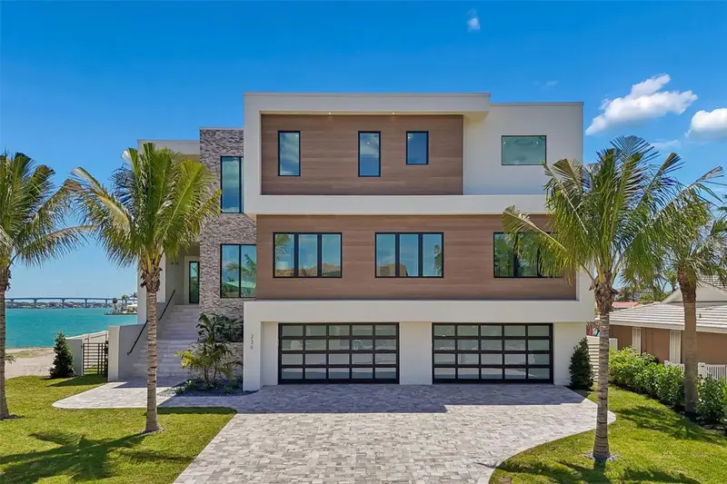 236 Howard Dr, FL