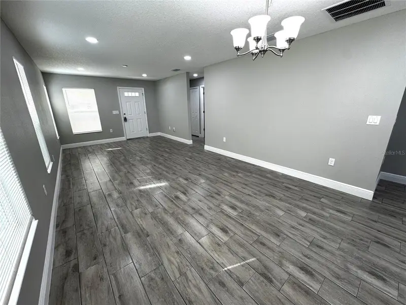 5 Olive Pl, FL