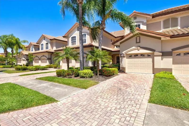 8227 Miramar Way #104, FL
