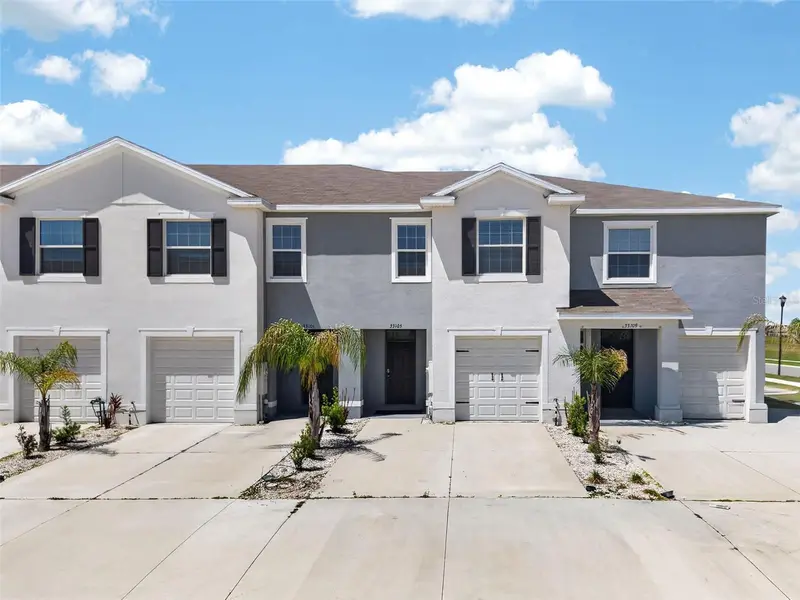 33105 Major Oak Dr, FL