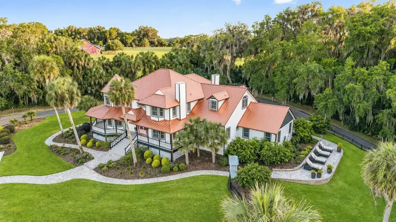 22620 Highway 441 N, FL