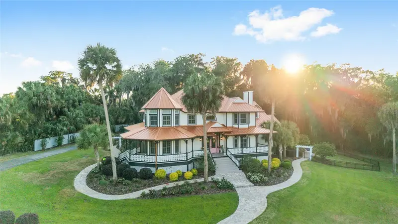 22620 Highway 441 N, FL