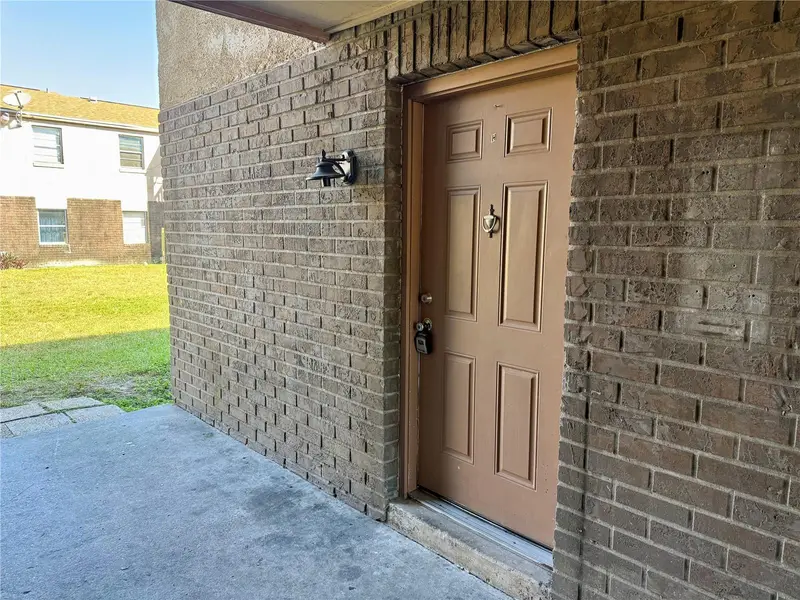 9013 Westchester Cir #32, FL