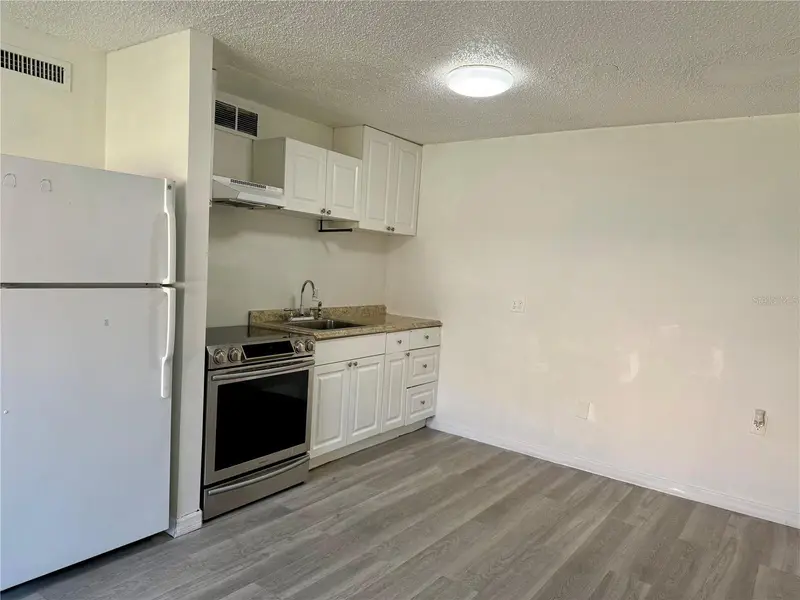 9013 Westchester Cir #32, FL