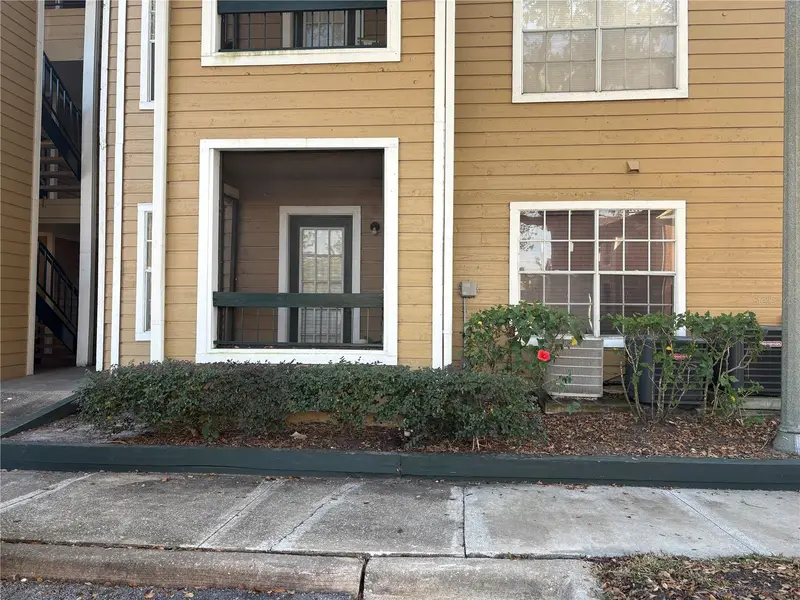 5601 Rosebriar Way #S106, FL