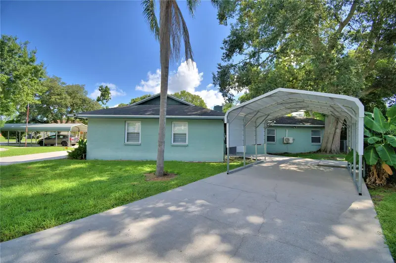 2405 Roslyn Ln #C, FL