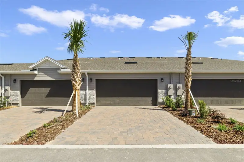 686 Lola Ln, FL