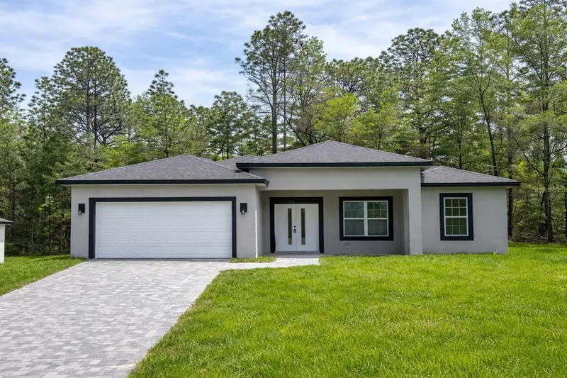 8649 N Zurich Way, FL