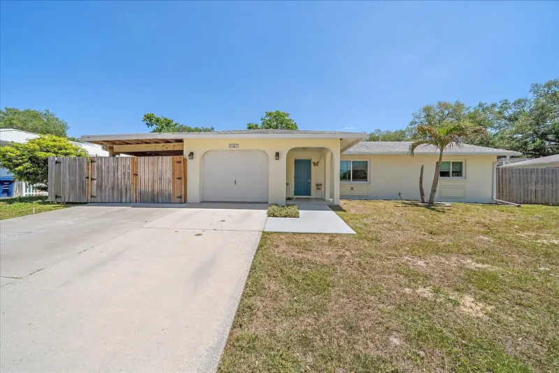 3247 Woodmont Dr, FL