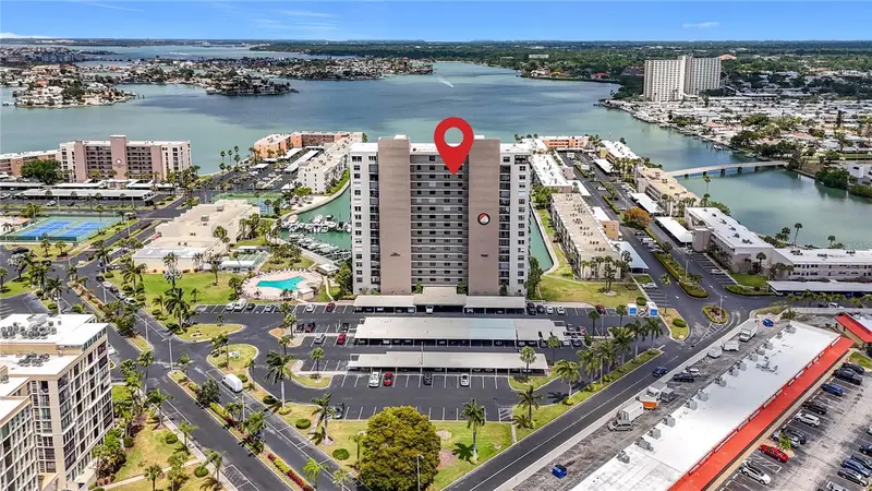 7300 Sun Island Dr S, #1403, FL
