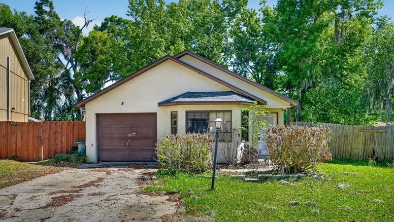 1116 Meditation Loop, FL