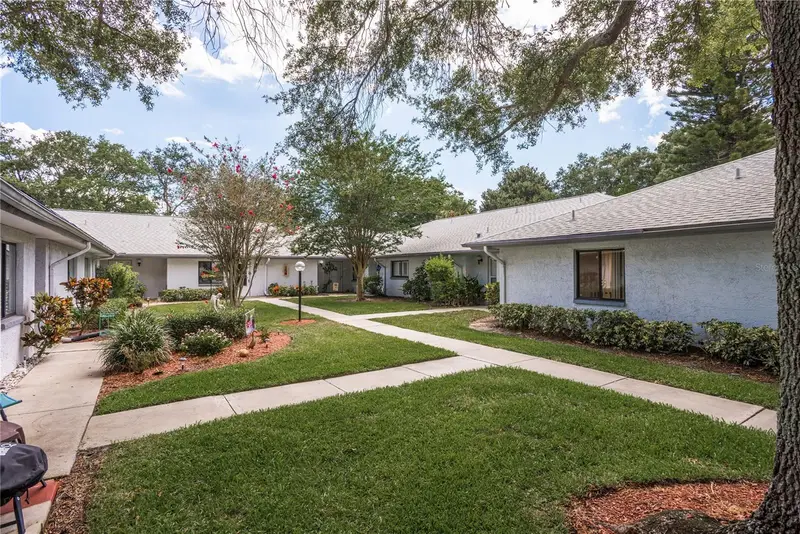 2713 Countryside Blvd #108, FL