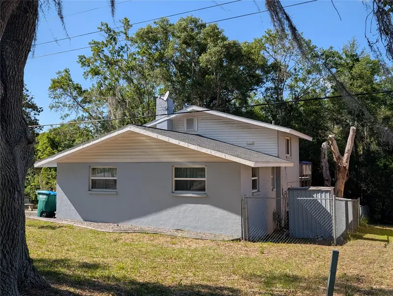 3585 W Hilltop Ln, FL