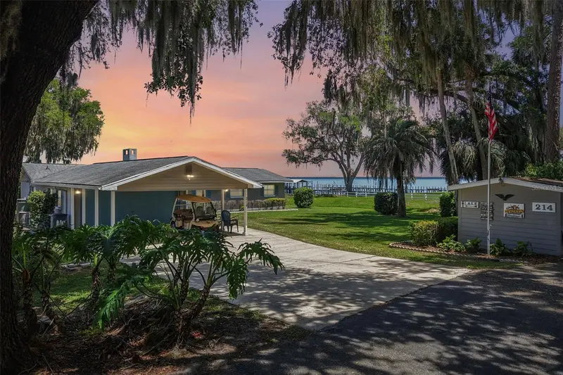 214 Paradise Ln, FL