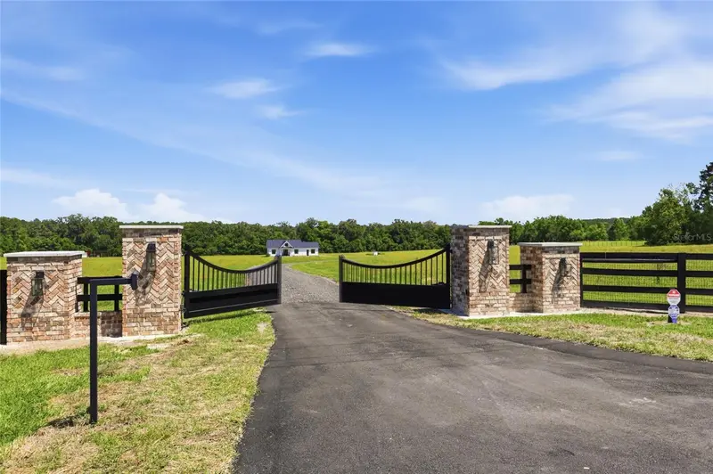 18605 Nw County Road 235a, FL