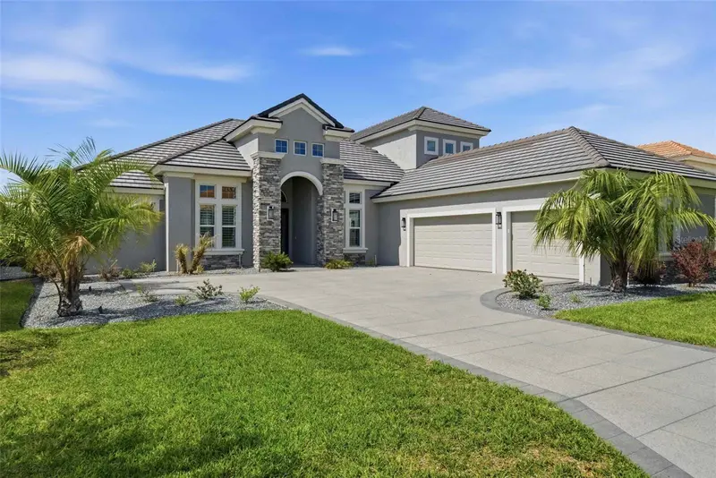 2210 N Peakview Loop, FL