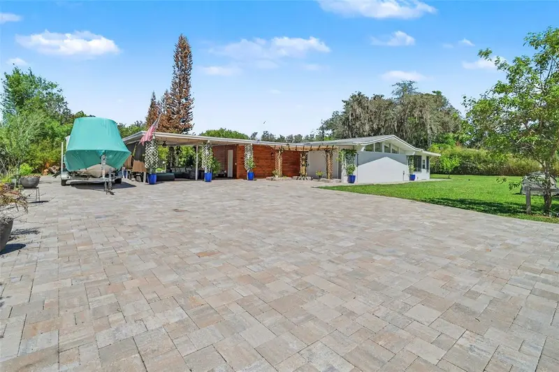 2207 Poinsettia Ln, FL
