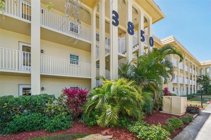 3850 13th Ave N #210, FL