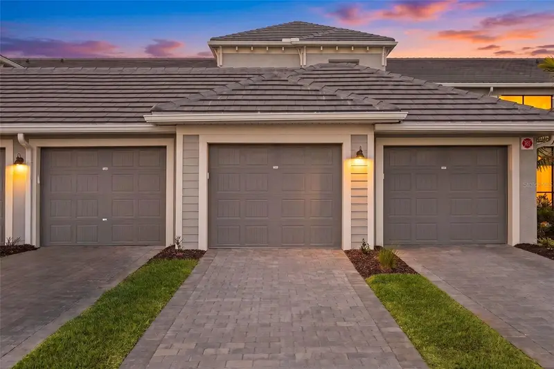 19015 Scallop Loop, FL