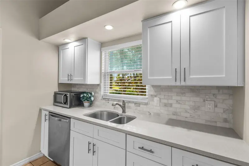 138 Southampton Pl S ## 357, FL