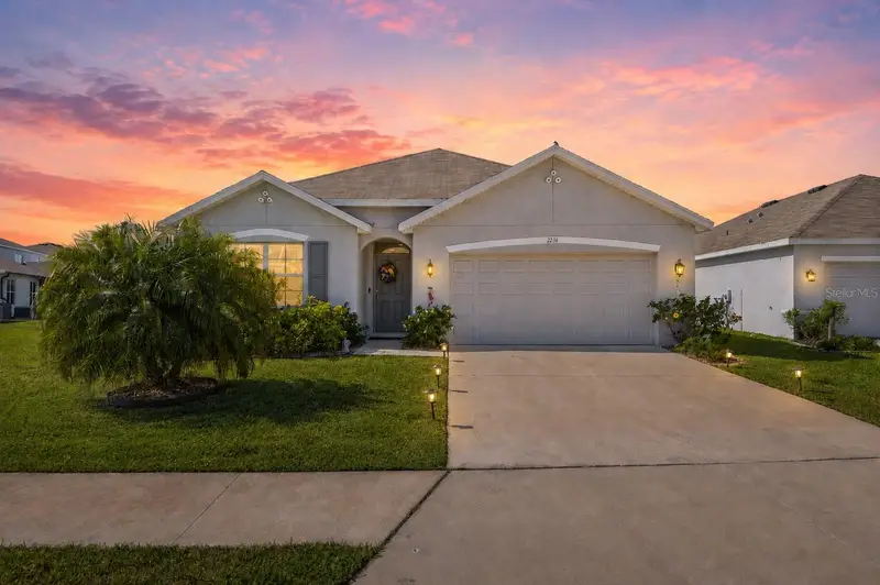 2236 Grand Flora Trl, FL