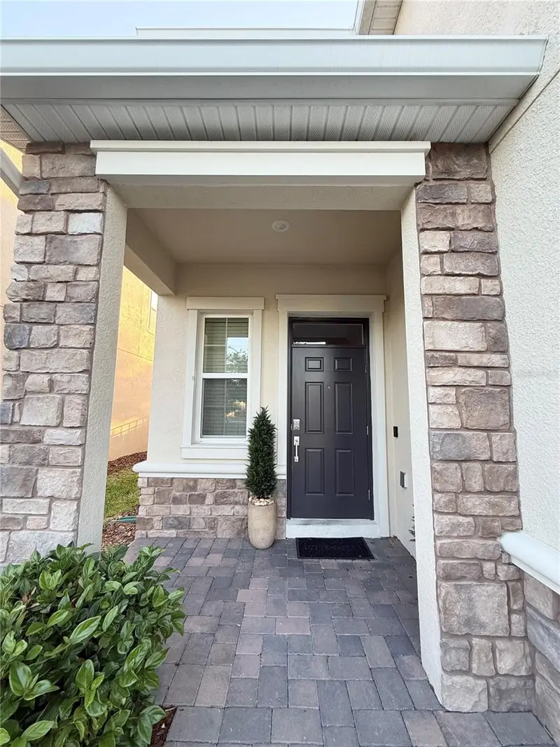 1048 Downswing Pl, FL