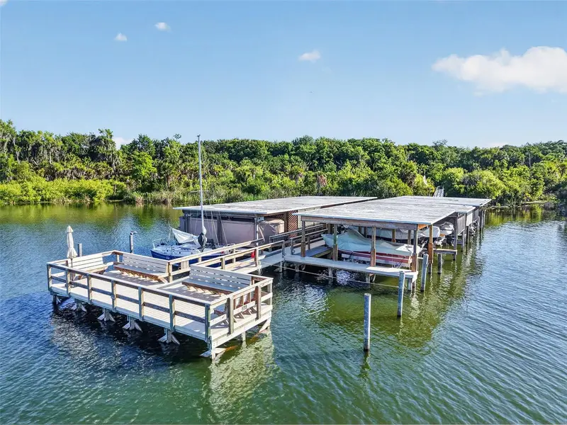 605 Sandlake Ct, FL