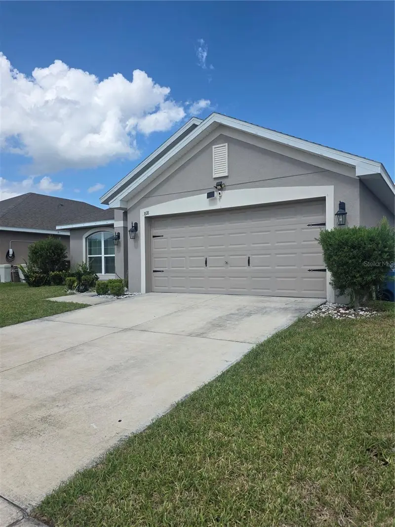 818 Landmark Hills Dr, FL