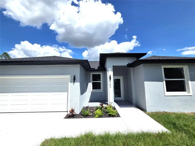 142 Fitzsimons St, FL
